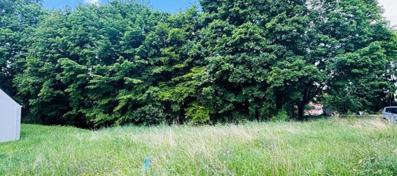 Grundstück in Saint-Cyr-sur-Loire, France 1016m², Nr. 156691 2