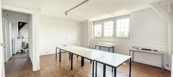 5 Schlafzimmer Doppelhaus in Croix, France, Nr. 70480 7