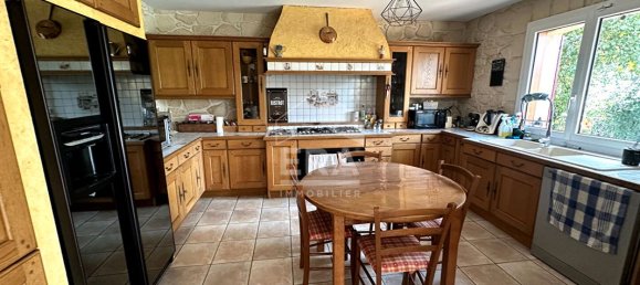 Casa de 6 dormitorios en Villeblevin, France No. 323647 10