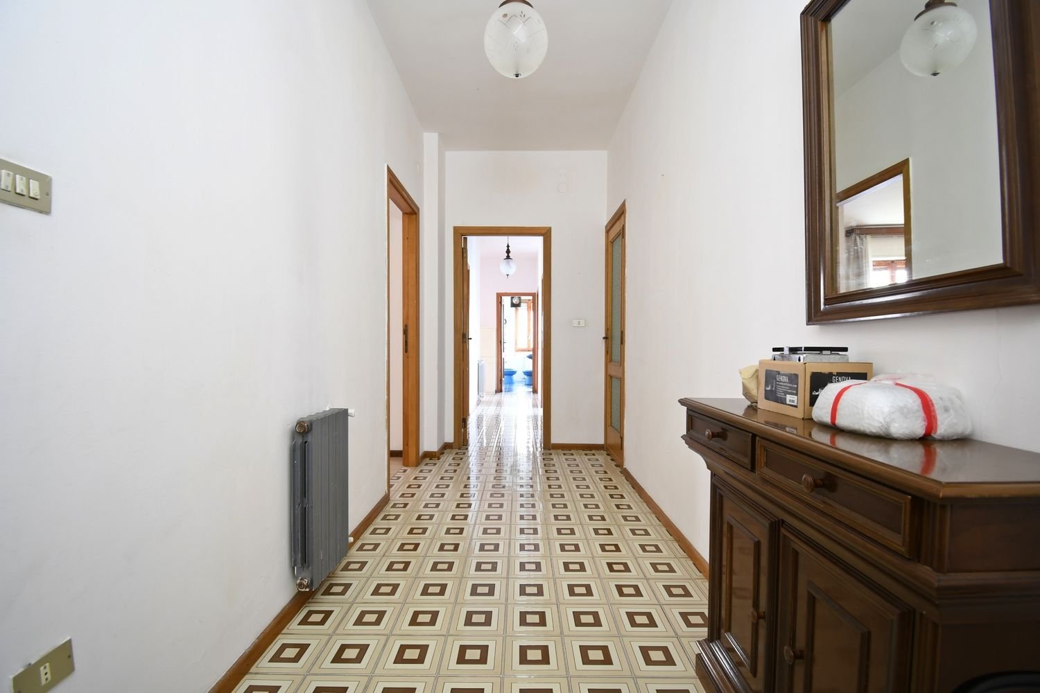 Квартира с 3 комнатами в Кальяри, Италия № 212126