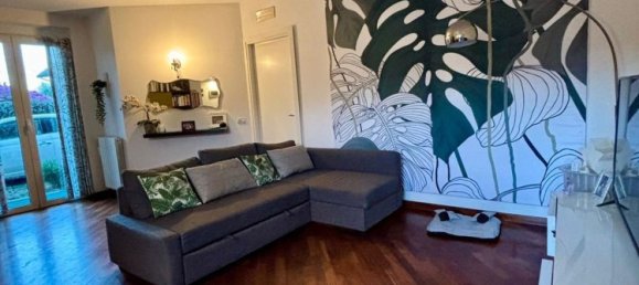 5 rooms Apartment in Massa, Italy No. 270687 4