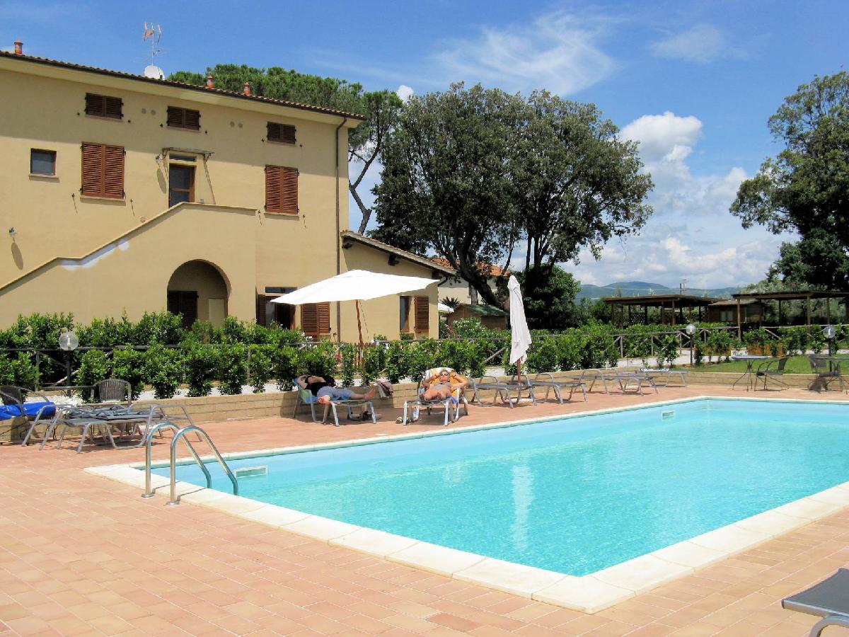 1 bedroom Apartment in Cecina, Italy No. 65296