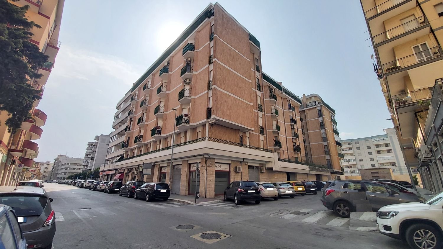 6 rooms Apartment in Brindisi, Italy No. 290082