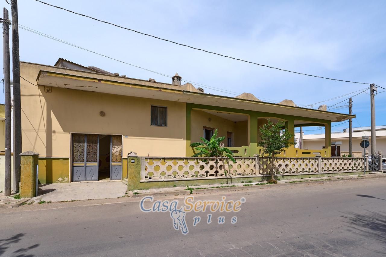 Дом с 7 комнатами в Supersano, Италия № 230629