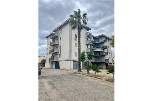 3 bedrooms Apartment in Corigliano Rossano, Italy No. 275934