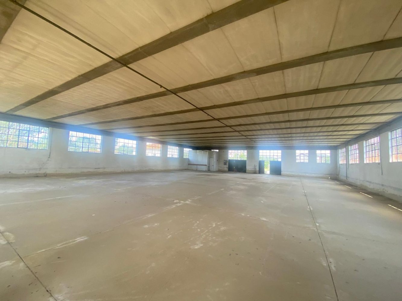 700m² Warehouse in Quarrata, Italy No. 284940