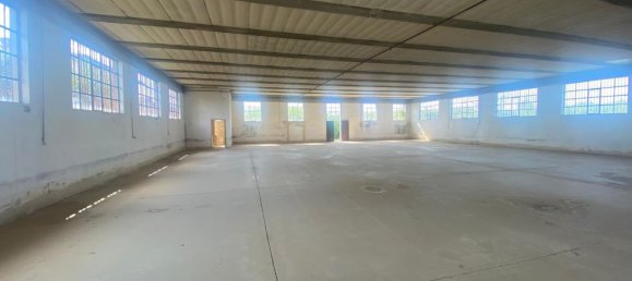 700m² Warehouse in Quarrata, Italy No. 284940 14