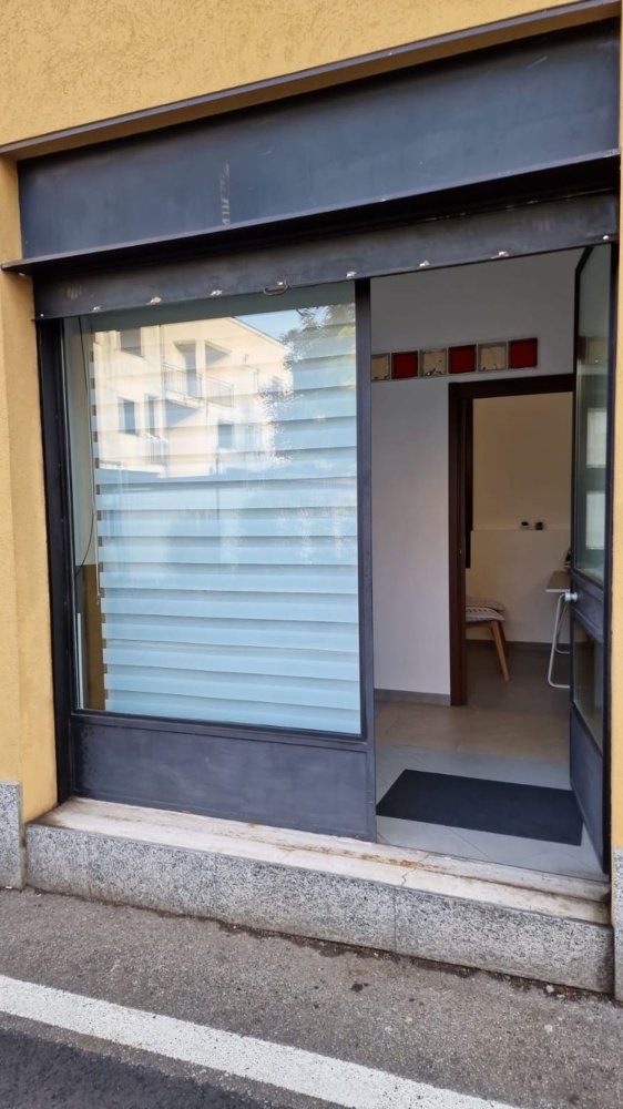 Офис 38м² в Традате, Италия № 274128