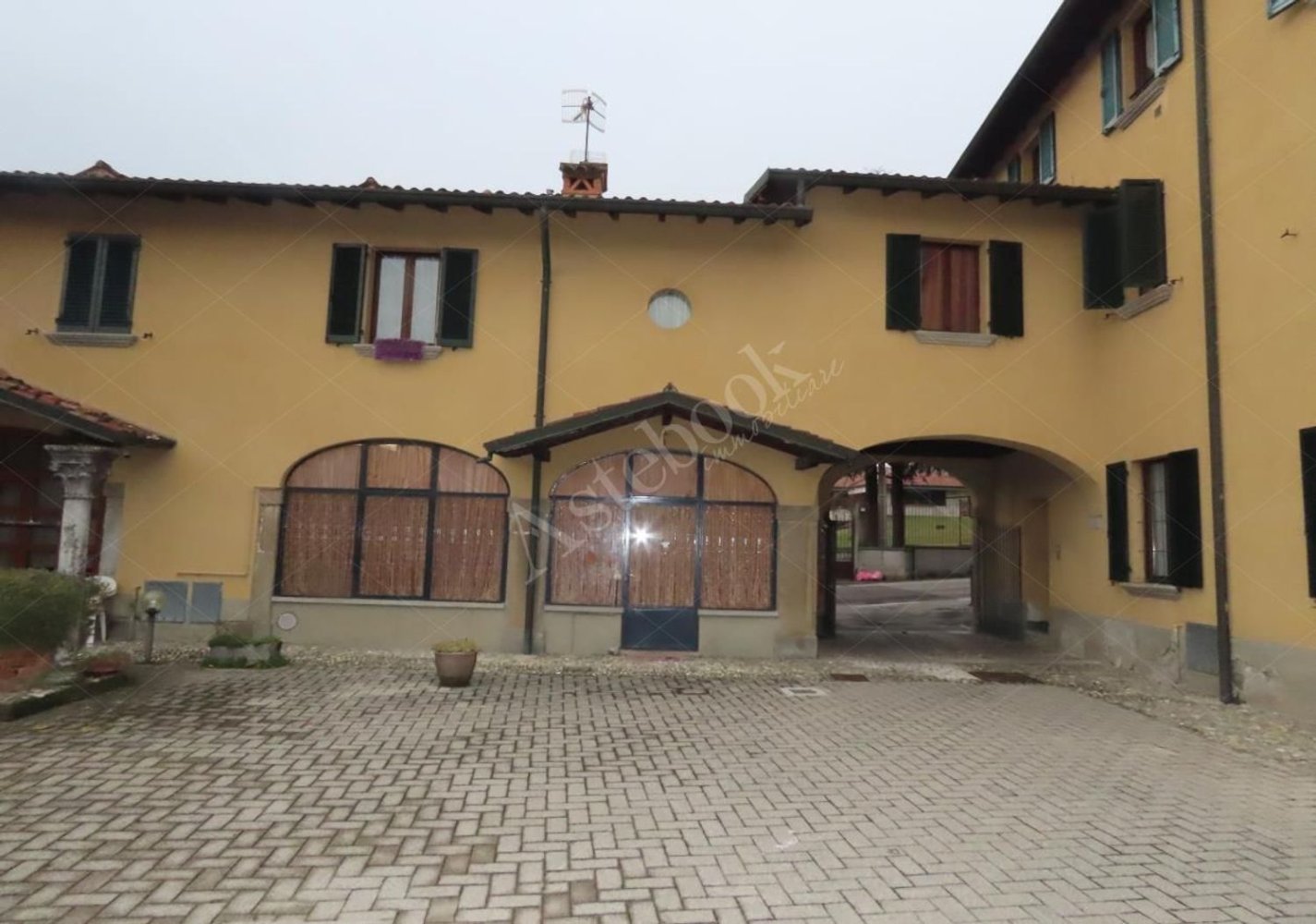 3 rooms Apartment in Sirone, Italy No. 8086