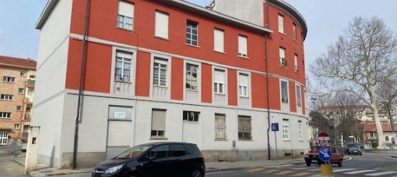 3 rooms Apartment in Orbassano, Italy No. 143247 9