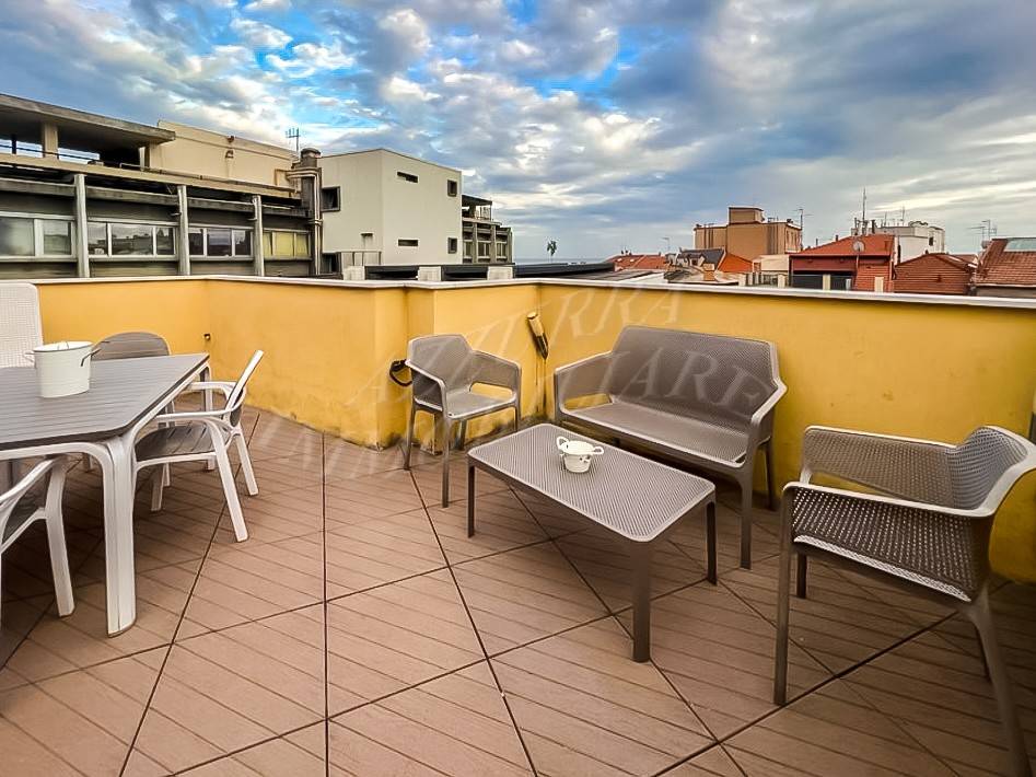 Ático de 2 dormitorios en Varazze, Italy No. 219018