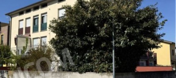 2 rooms Apartment in Cento, Italy No. 301900 2