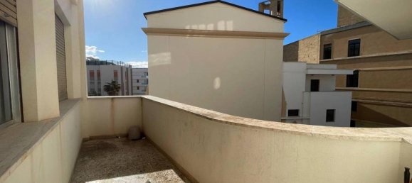 6 rooms Apartment in Gallipoli, Italy No. 30967 3