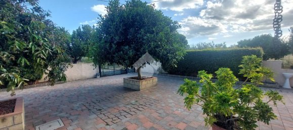 5 bedrooms House in Sellia Marina, Italy No. 329160 9