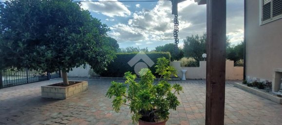 5 bedrooms House in Sellia Marina, Italy No. 329160 11