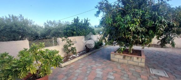 5 bedrooms House in Sellia Marina, Italy No. 329160 12