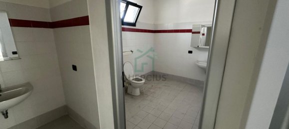 120m² Office in San Martino Buon Albergo, Italy No. 347274 4