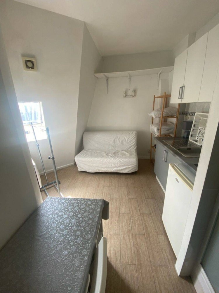 Studio in Paris, France, Nr. 329090