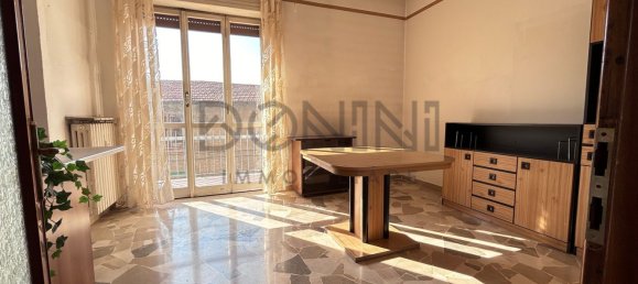 4 rooms Apartment in Tradate, Italy No. 226353 2