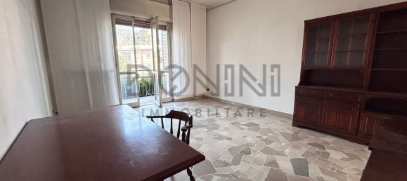 4 rooms Apartment in Tradate, Italy No. 226353 8
