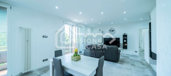 4 chambres Appartement à Reggio Emilia, Italy No. 330640 3