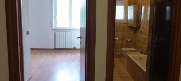 3 rooms Apartment in Solaro, Italy No. 255260 9