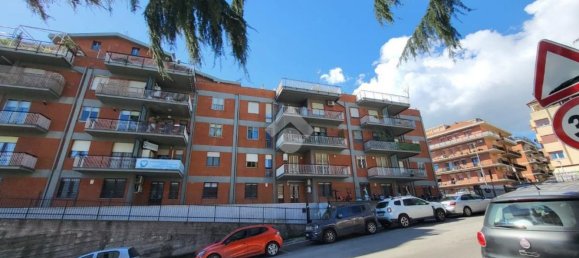 Квартира с 3 комнатами в Веллетри, Италия № 2032 2