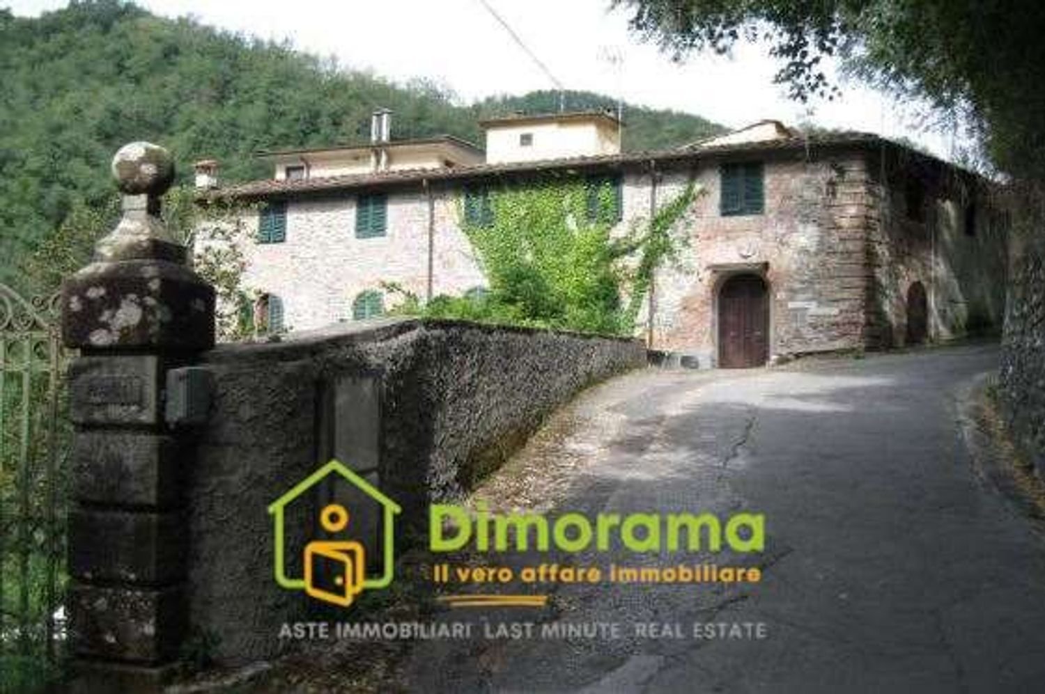  بناية في Bagni di Lucca, Italy 500متر مربع رقم 197070