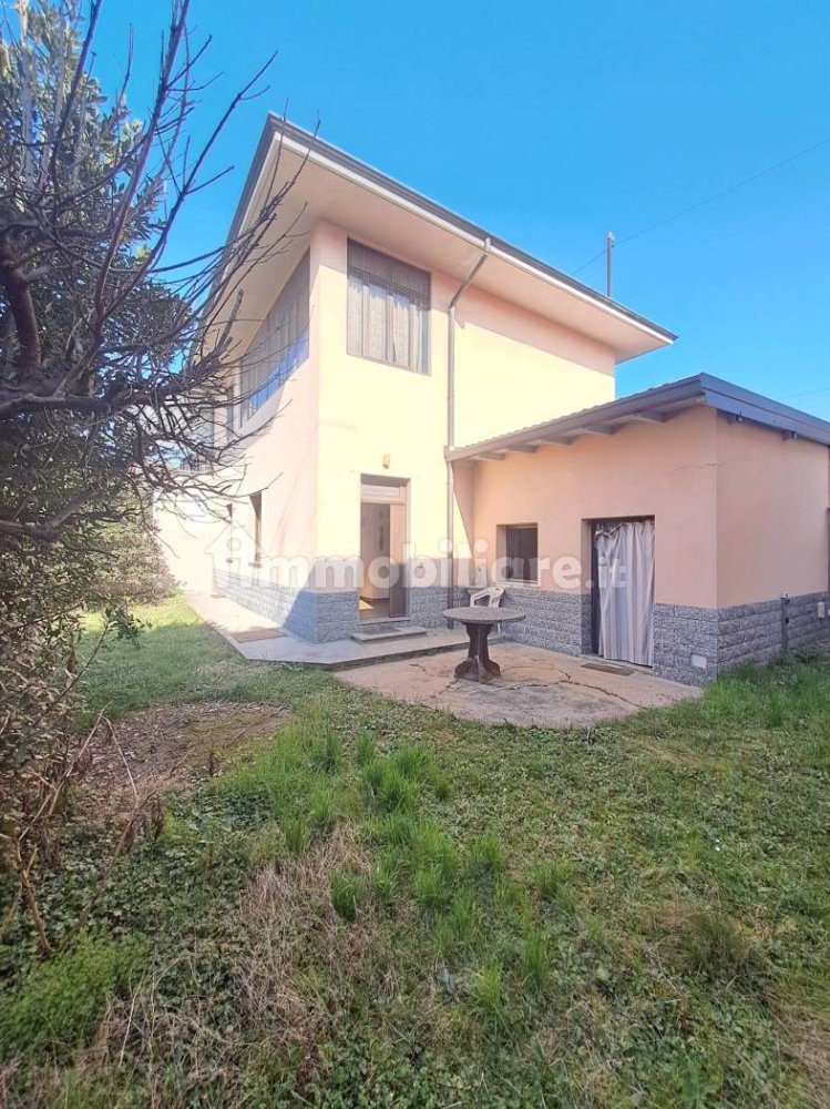 2 bedrooms House in San Giorgio su Legnano, Italy No. 75385