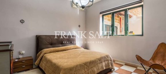 3 bedrooms Bungalow in Swieqi, Malta No. 140 7