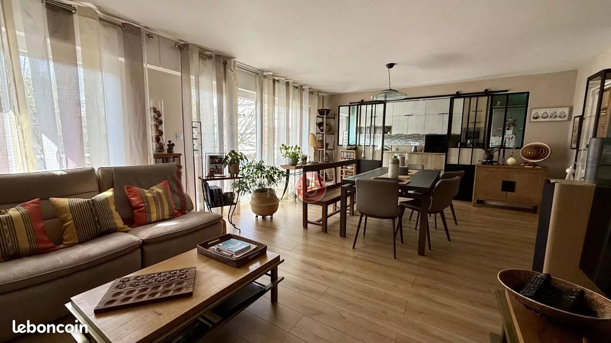 3 Schlafzimmer Wohnung in Villemomble, France, Nr. 331619