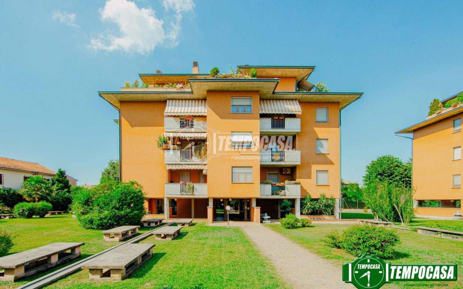Apartamento de 2 dormitorios en Pavia, Italy No. 286821