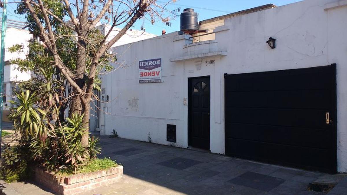 Casa de 4 dormitorios en Buenos Aires, Argentina No. 100160