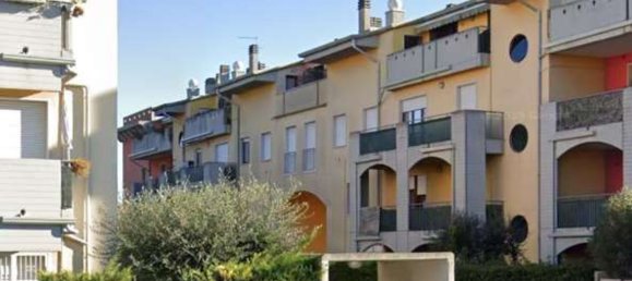 2 Schlafzimmer Wohnung in Verona, Italy, Nr. 360042 11