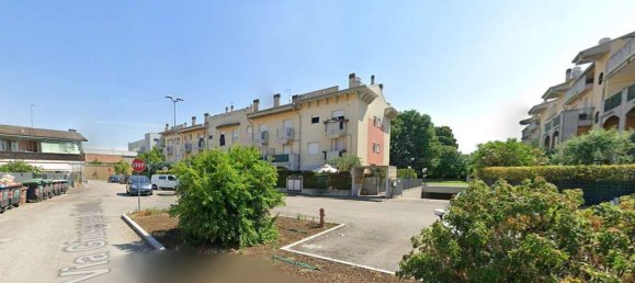 2 Schlafzimmer Wohnung in Verona, Italy, Nr. 360042 16