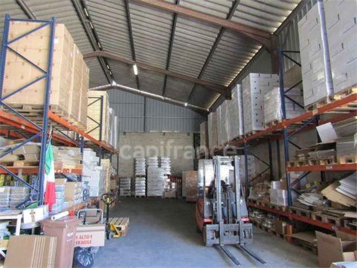 Fabrik in Gonfaron, France 380m², Nr. 17567