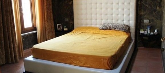 5 rooms House in Forlì, Italy No. 216931 7