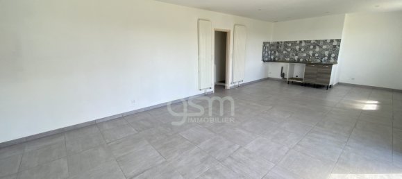 2 bedrooms House in Pouzay, France No. 82314 2