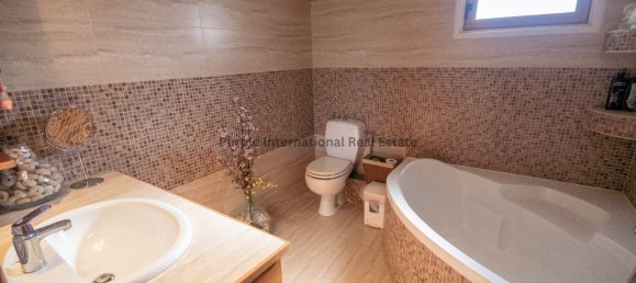 5 bedrooms Villa in Pervolia, Cyprus No. 979 5