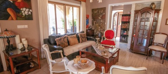 5 bedrooms Villa in Pervolia, Cyprus No. 979 21