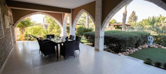 5 bedrooms Villa in Pervolia, Cyprus No. 979 15