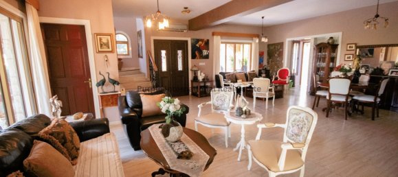 5 bedrooms Villa in Pervolia, Cyprus No. 979 18