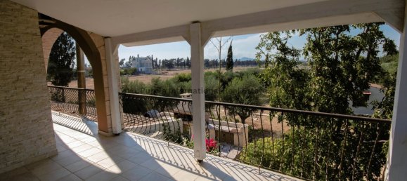 5 bedrooms Villa in Pervolia, Cyprus No. 979 6