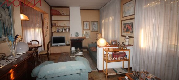 4 Schlafzimmer Villa in Lucca, Italy, Nr. 11674 12