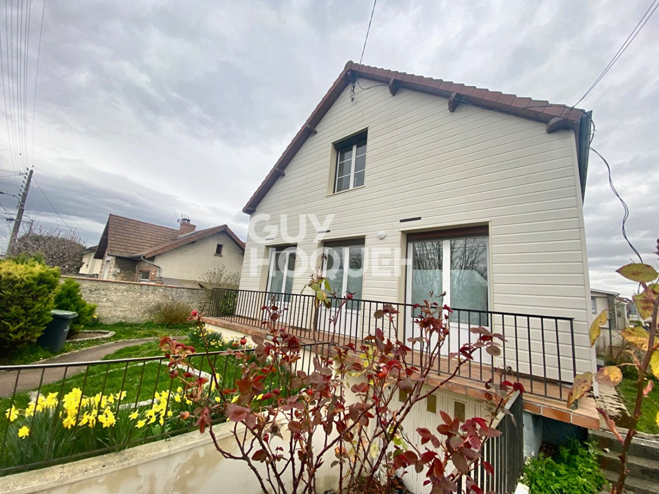 Дом с 4 спальнями в Мондевиль, Франция № 197490