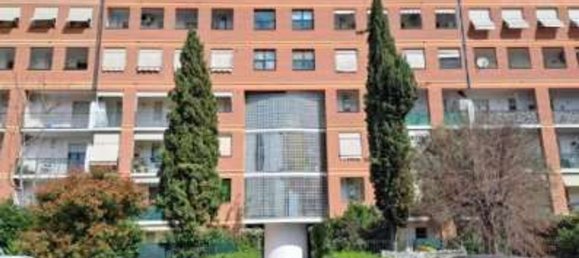 3 rooms Apartment in Prato, Italy No. 300073 2