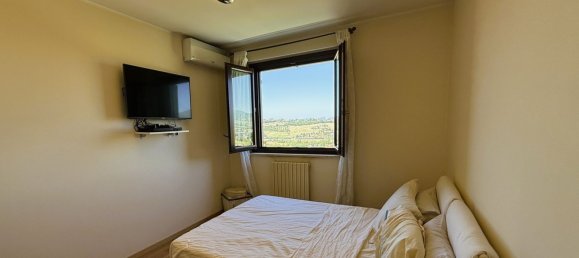 Квартира с 3 комнатами в Озимо, Италия № 283261 41