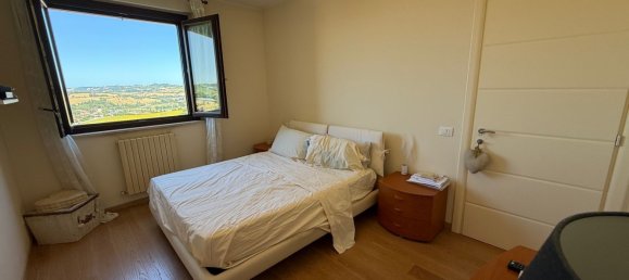 Квартира с 3 комнатами в Озимо, Италия № 283261 40