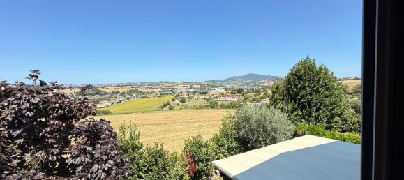 Квартира с 3 комнатами в Озимо, Италия № 283261 17