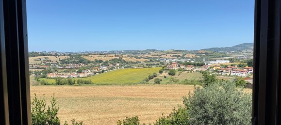 Квартира с 3 комнатами в Озимо, Италия № 283261 39